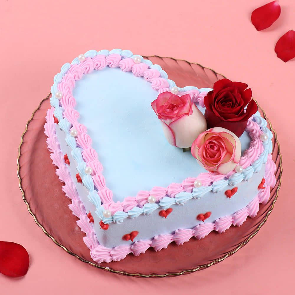 Blooming Hearts Valentine Cake Top View of Blooming Hearts Valentine Cake