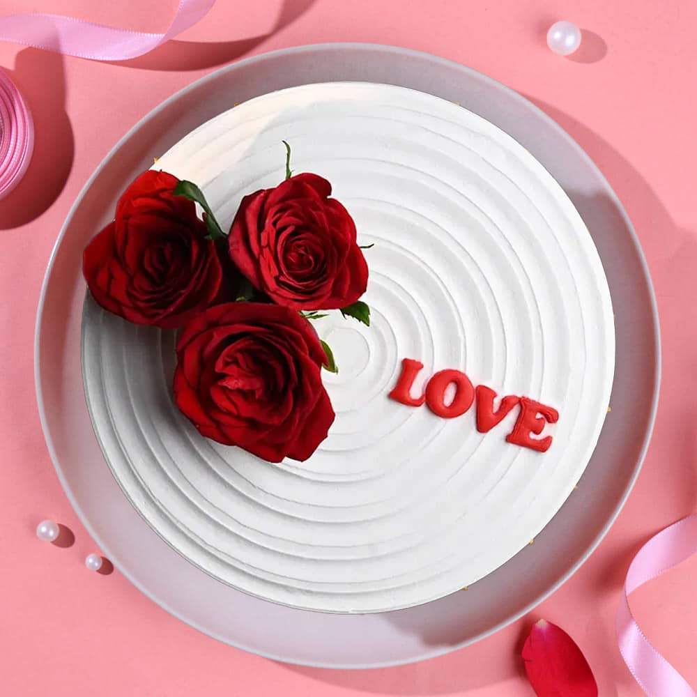 Love N Rose Cake Top View of Rose Cream Cake