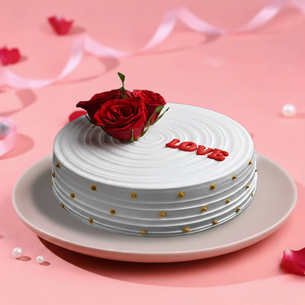 Love N Rose Cake Front View of Rose Cream Cake