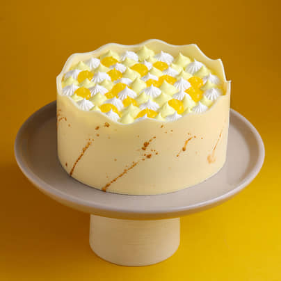 Golden Pineapple Paradise Cake