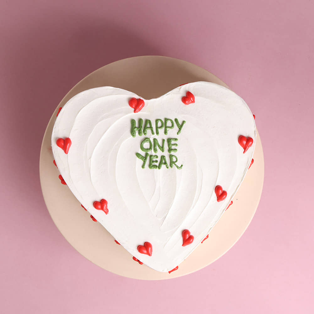Side View of One Year Heart Pineapple Cake
