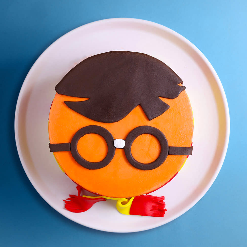Harry Potter Fantasy Cake Side View of Harry Potter Hogwarts Theme Cake