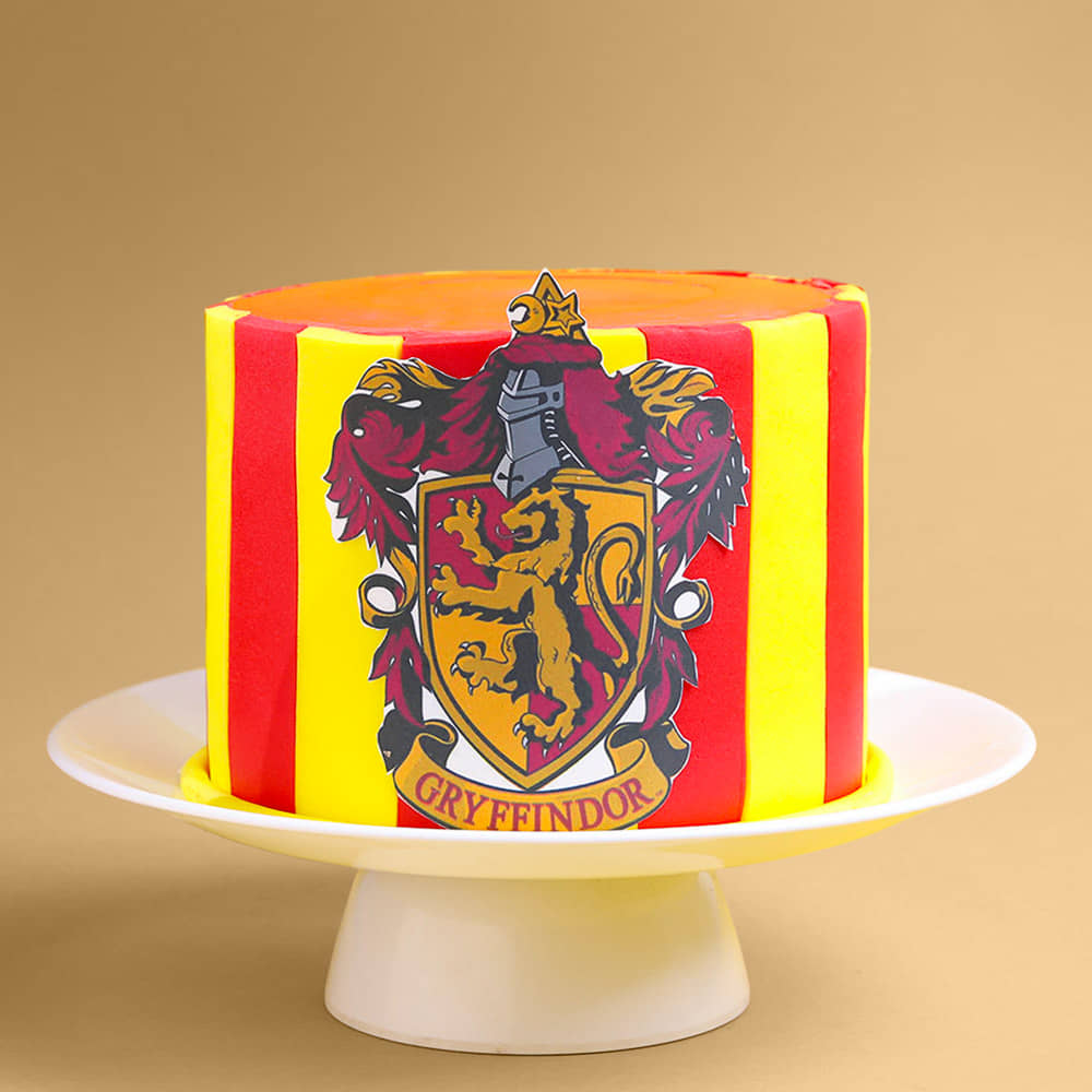 Hogwarts Gryffindor House Cake Gryffindor-Themed Cake with Red and Yellow Stripes