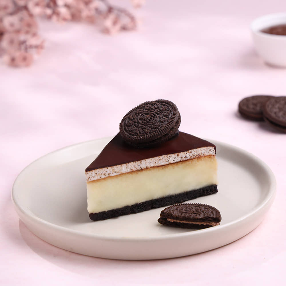 Front View of Classic Oreo Cheesecake Slice
