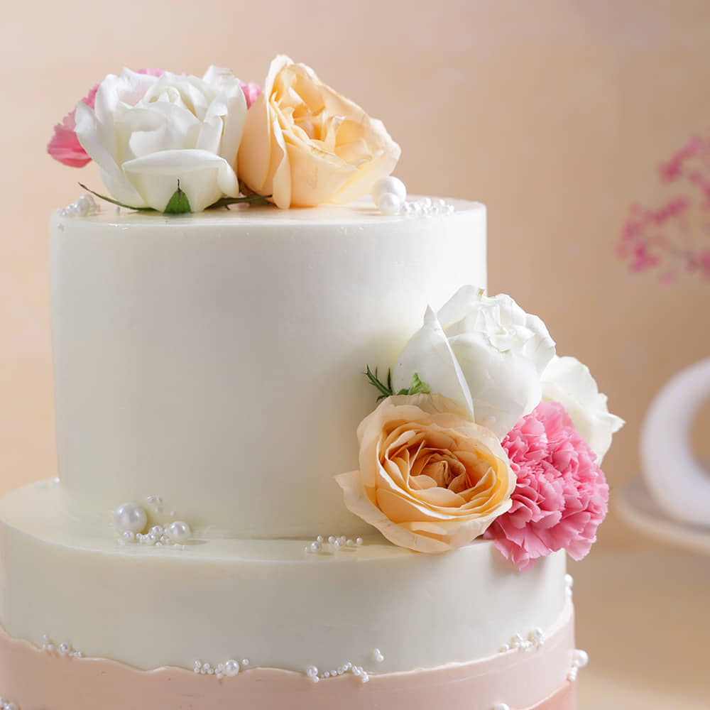 Petals N Pearls Ombre Cake Side Zoomed in View of Petals N Pearls Ombre CakePetals N Pearls Ombre Cake