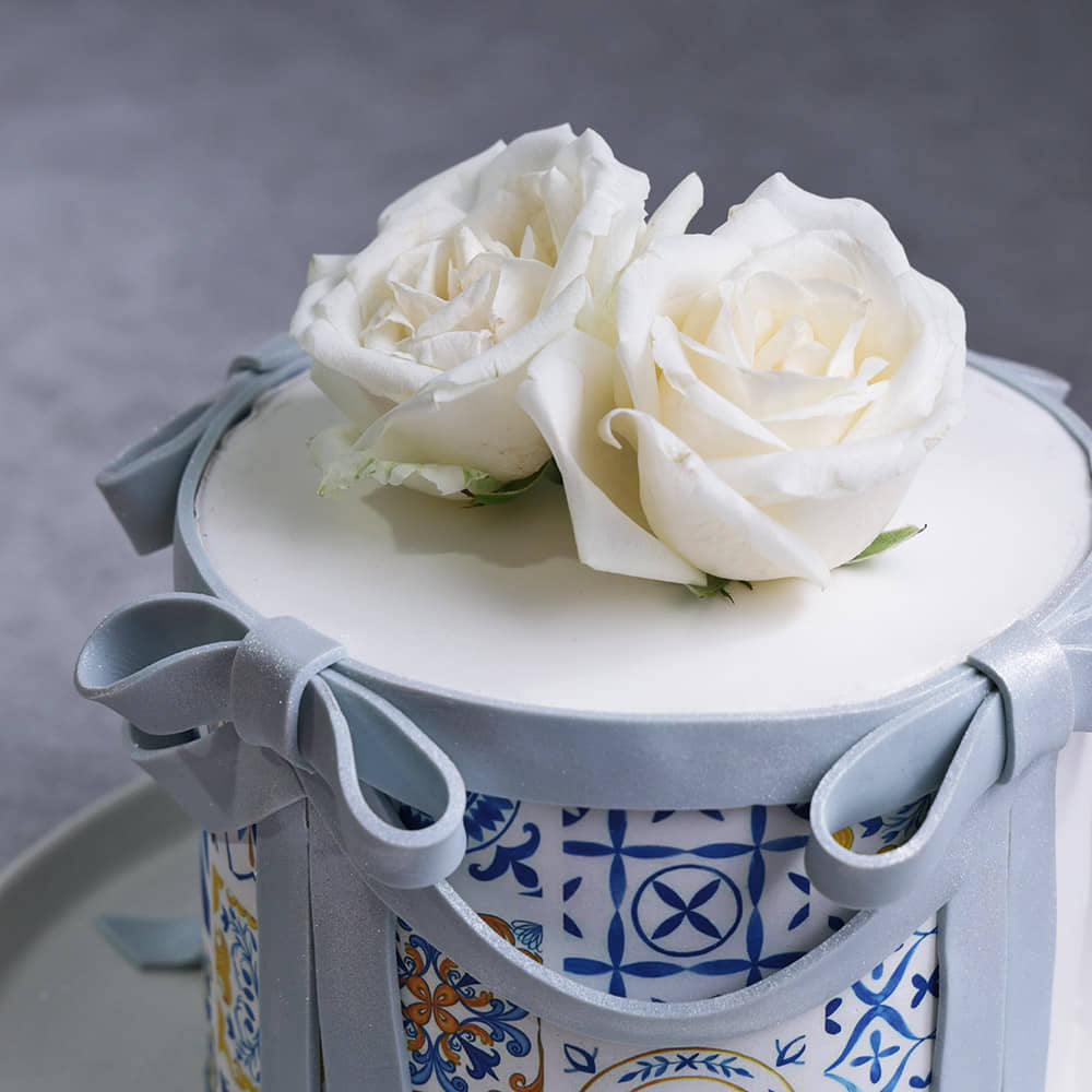 Roses N Ribbons Theme Cake Zoomed-In View of Roses N Ribbons Theme Cake