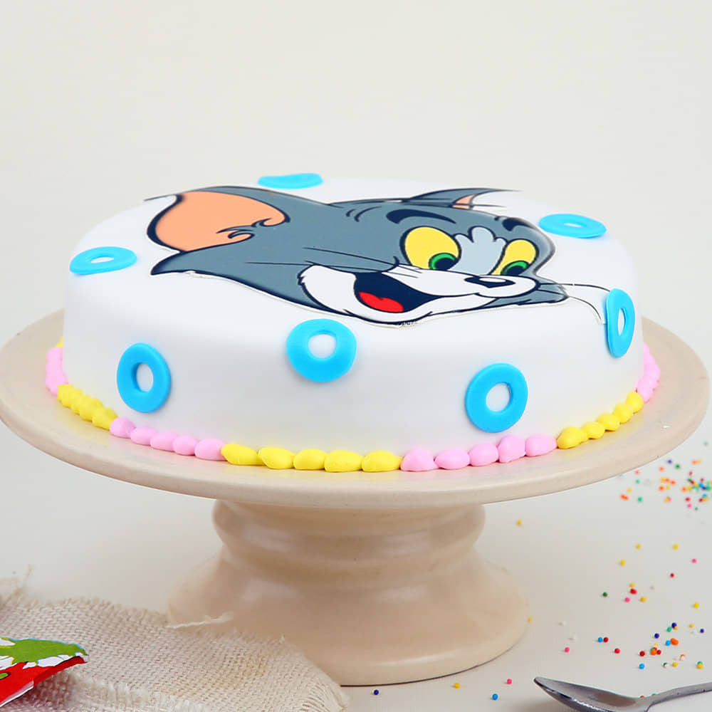Round Fondant Tom Cake