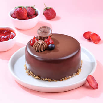 Strawberry Milk Chocolate Bento Cake Strawberry Milk Chocolate Bento Cake