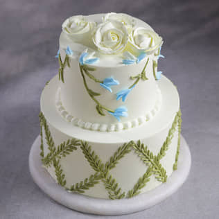 White Roses Floral Cake White Roses Floral Cake
